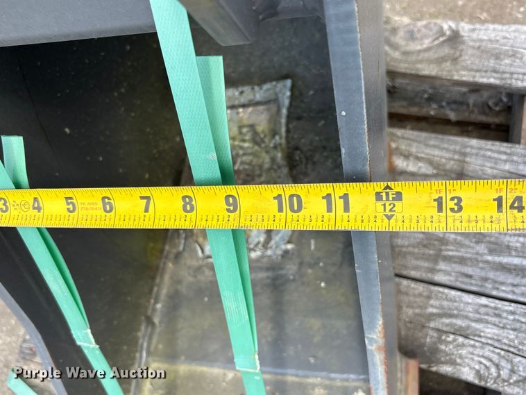 image for item ET0639 (2) CNH Industrial CNH33.37 excavator buckets