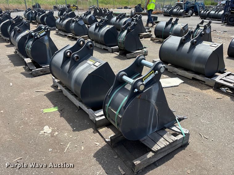 image for item ET0640 (2) CNH Industrial CNH33.37 excavator buckets