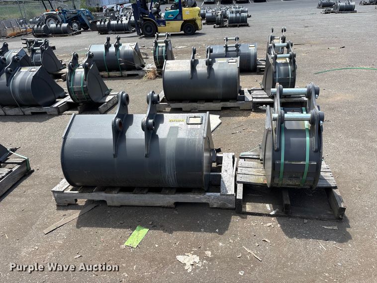 image for item ET0640 (2) CNH Industrial CNH33.37 excavator buckets