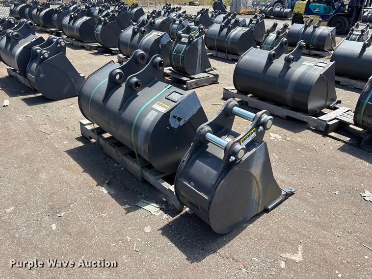 image for item ET0642 (2) CNH Industrial CNH33.37 excavator buckets