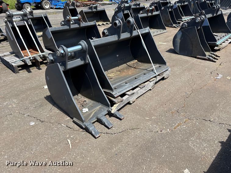 image for item ET0643 (2) CNH Industrial CNH33.37 excavator buckets