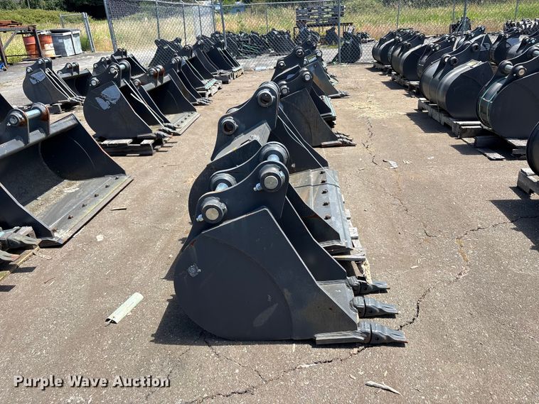 image for item ET0643 (2) CNH Industrial CNH33.37 excavator buckets
