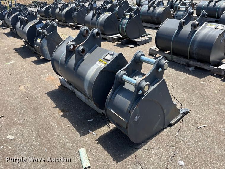 image for item ET0643 (2) CNH Industrial CNH33.37 excavator buckets