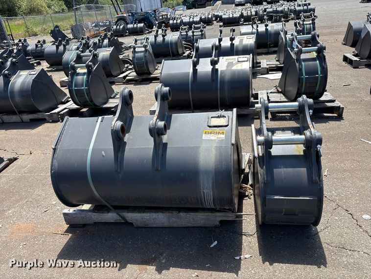 image for item ET0643 (2) CNH Industrial CNH33.37 excavator buckets