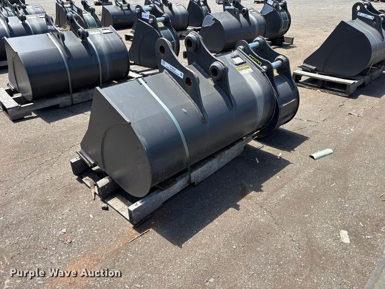 image for item ET0643 (2) CNH Industrial CNH33.37 excavator buckets