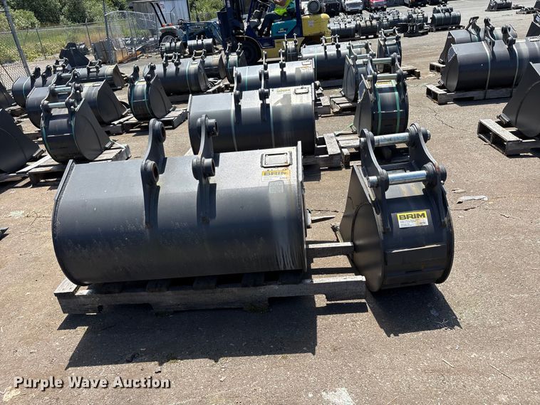 image for item ET0644 (2) CNH Industrial CNH33.37 excavator buckets