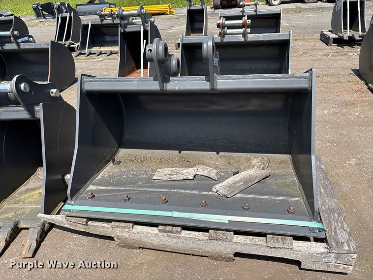 image for item ET0644 (2) CNH Industrial CNH33.37 excavator buckets