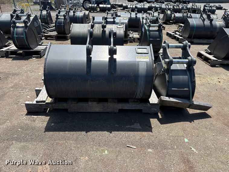 image for item ET0645 (2) CNH Industrial CNH33.37 excavator buckets