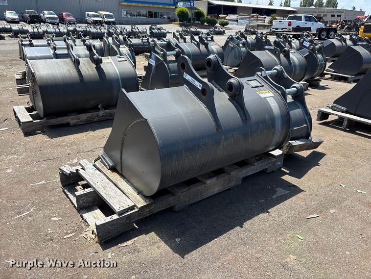 image for item ET0645 (2) CNH Industrial CNH33.37 excavator buckets