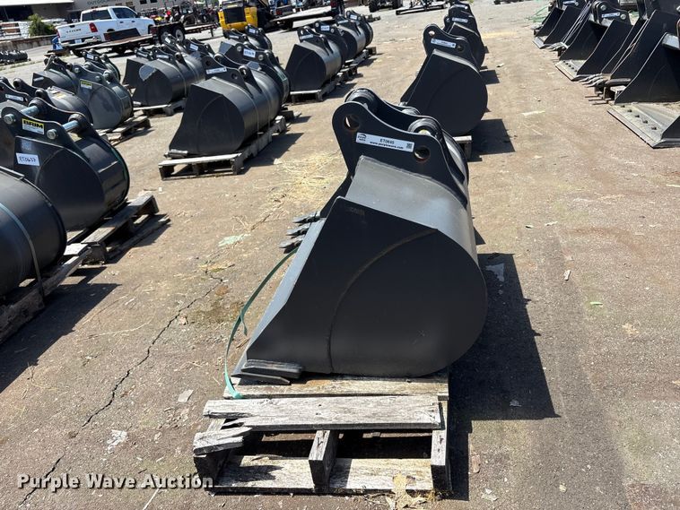 image for item ET0645 (2) CNH Industrial CNH33.37 excavator buckets