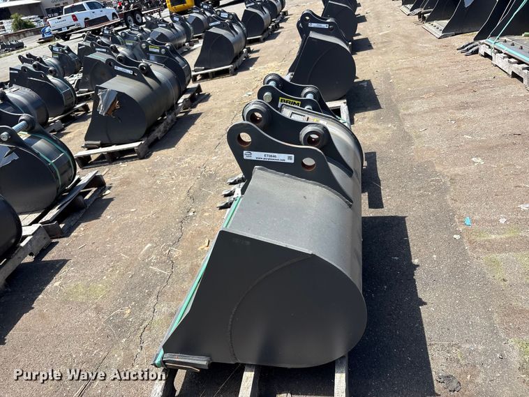 image for item ET0646 (2) CNH Industrial CNH33.37 excavator buckets