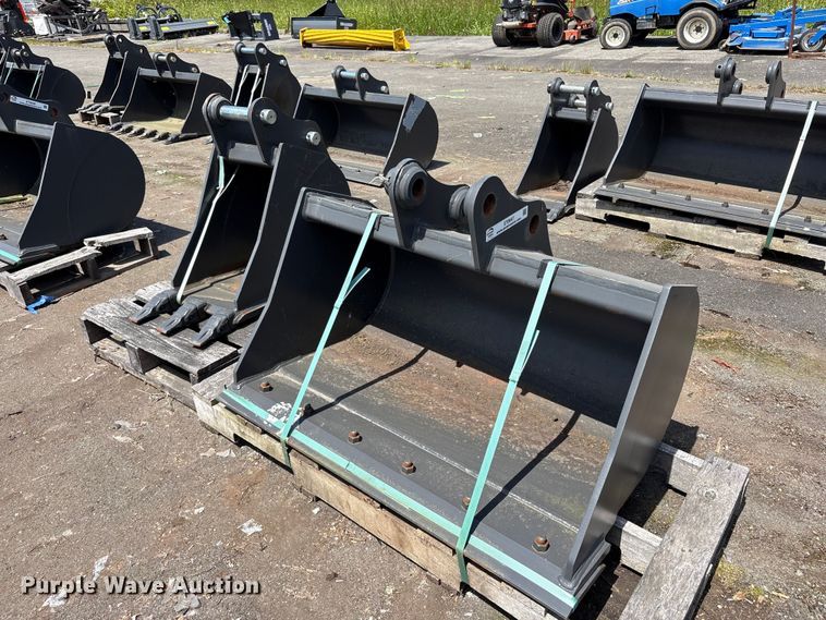 image for item ET0647 (2) CNH Industrial CNH33.37 excavator buckets