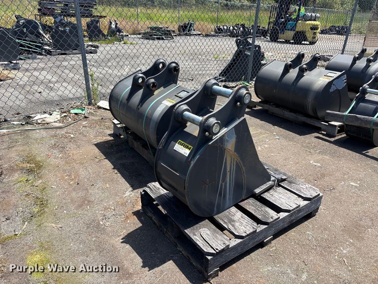 image for item ET0647 (2) CNH Industrial CNH33.37 excavator buckets