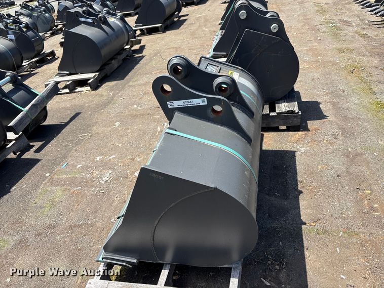image for item ET0647 (2) CNH Industrial CNH33.37 excavator buckets