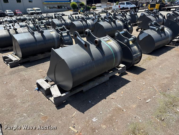 image for item ET0648 (2) CNH Industrial CNH33.37 excavator buckets
