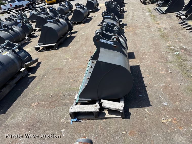 image for item ET0648 (2) CNH Industrial CNH33.37 excavator buckets