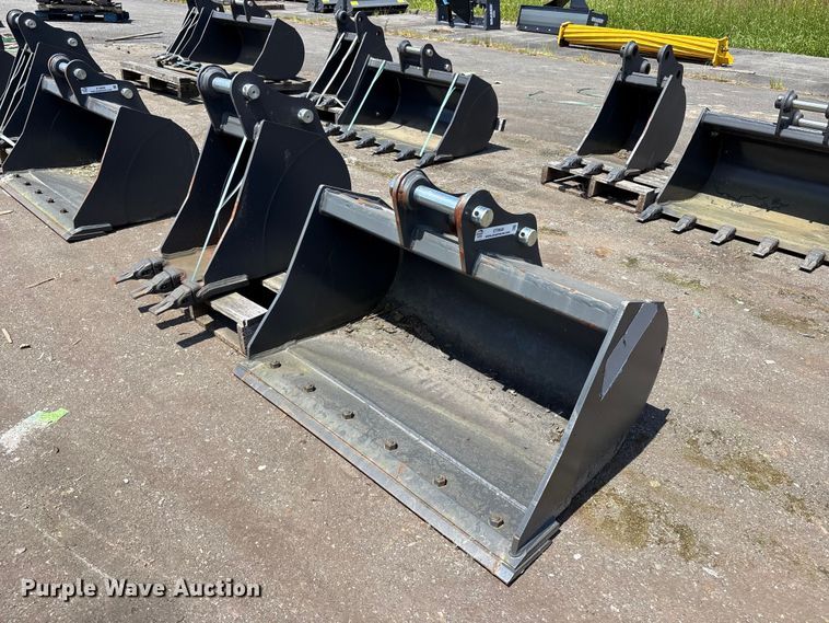 image for item ET0649 (2) CNH Industrial CNH33.37 excavator buckets