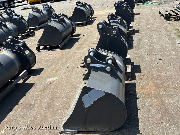 image for item ET0649 (2) CNH Industrial CNH33.37 excavator buckets