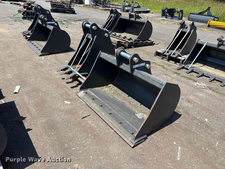 image for item ET0650 (2) CNH Industrial CNH33.37 excavator buckets