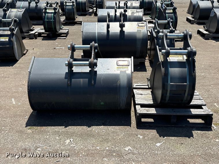 image for item ET0650 (2) CNH Industrial CNH33.37 excavator buckets