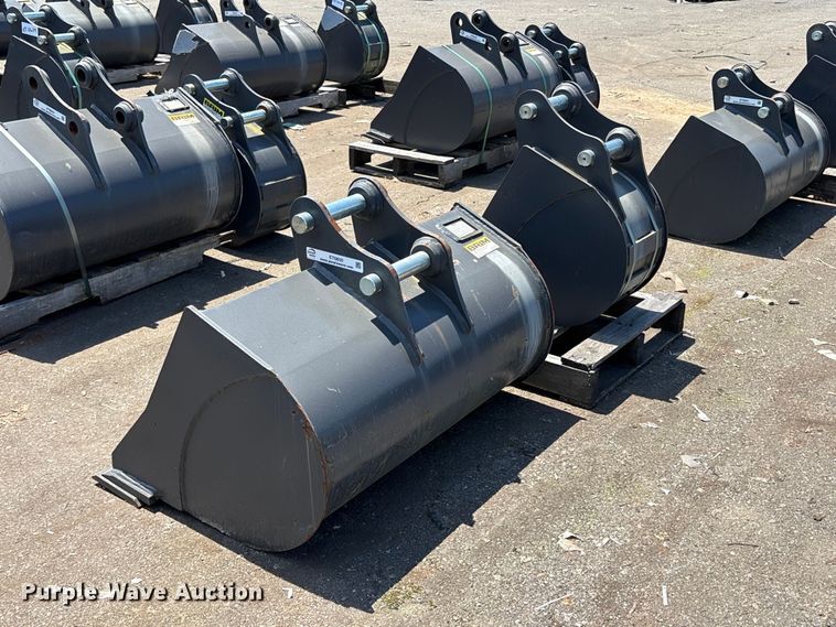 image for item ET0650 (2) CNH Industrial CNH33.37 excavator buckets