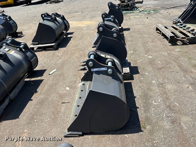 image for item ET0650 (2) CNH Industrial CNH33.37 excavator buckets
