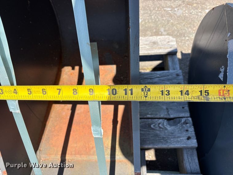 image for item ET0650 (2) CNH Industrial CNH33.37 excavator buckets