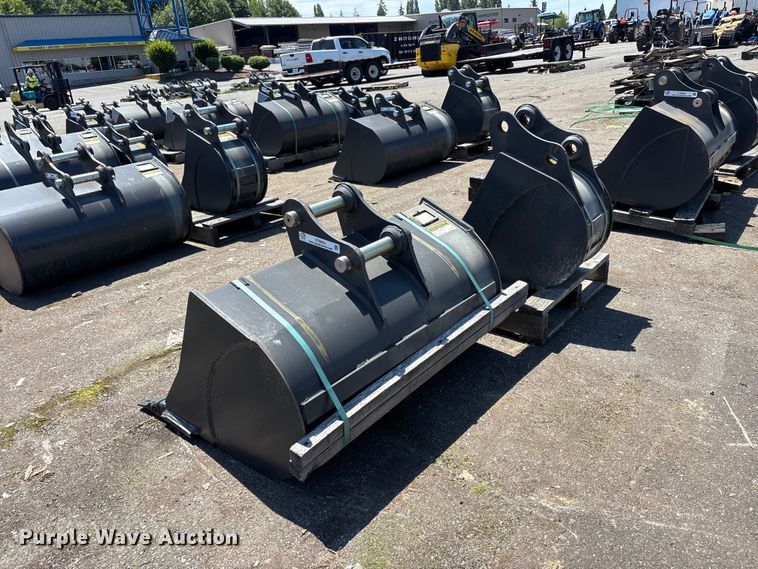 image for item ET0653 (2) CNH Industrial CNH33.37 excavator buckets