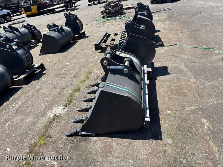 image for item ET0653 (2) CNH Industrial CNH33.37 excavator buckets