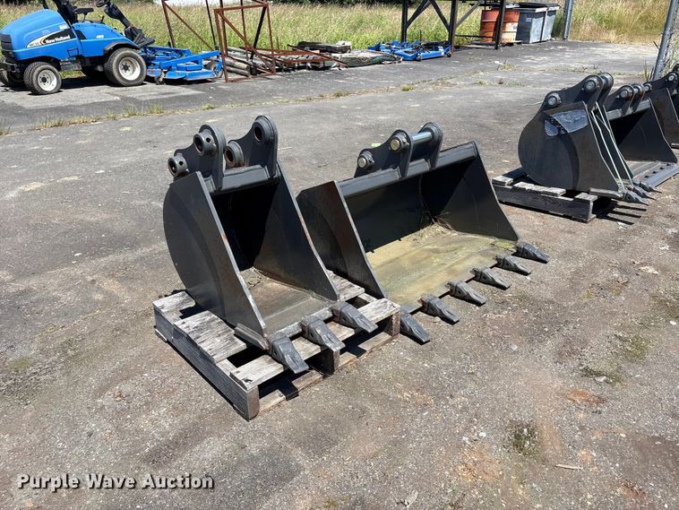 image for item ET0654 (2) CNH Industrial CNH33.37 excavator buckets