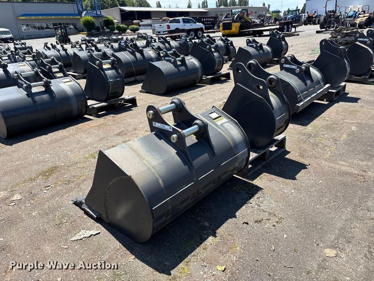 image for item ET0654 (2) CNH Industrial CNH33.37 excavator buckets