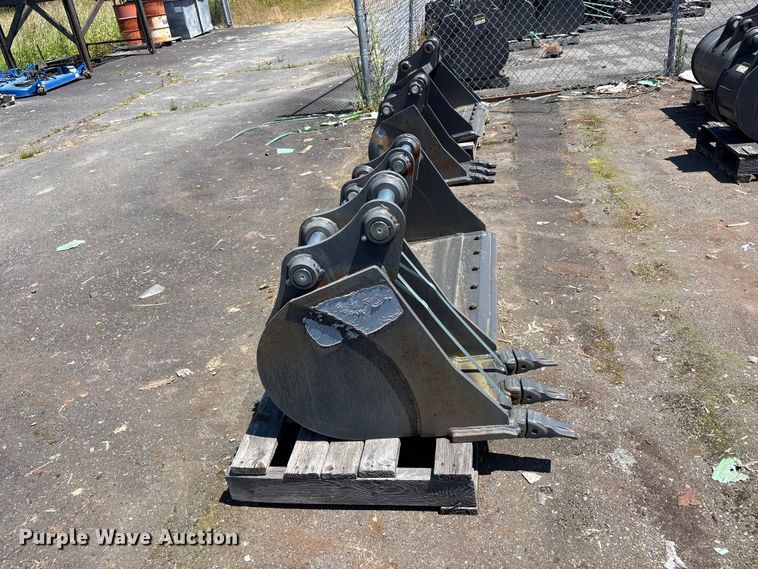 image for item ET0655 (2) CNH Industrial excavator buckets