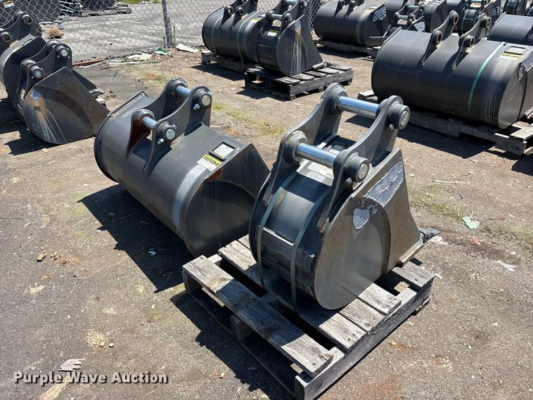 image for item ET0655 (2) CNH Industrial excavator buckets
