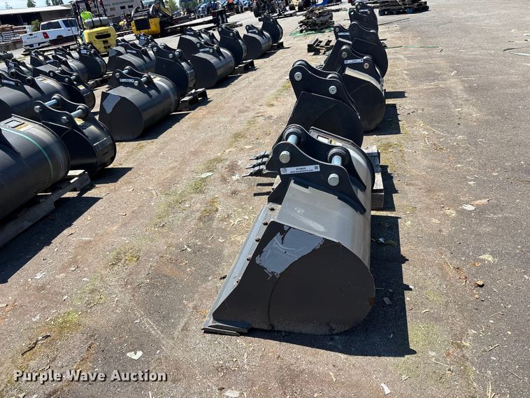 image for item ET0655 (2) CNH Industrial excavator buckets