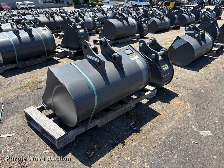 image for item ET0656 (2) CNH Industrial CNH33.37 excavator buckets