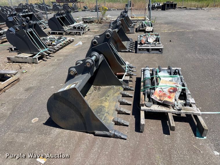 image for item ET0657 CNH Industrial CNH33.37 excavator attachments