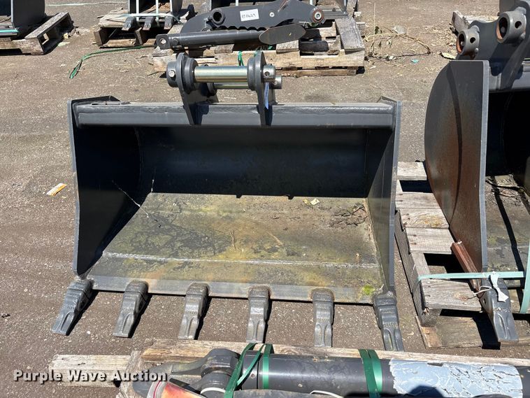 image for item ET0657 CNH Industrial CNH33.37 excavator attachments