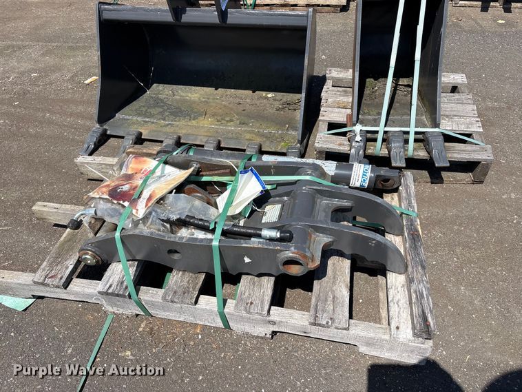 image for item ET0657 CNH Industrial CNH33.37 excavator attachments