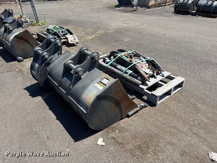 image for item ET0658 CNH Industrial CNH33.37 excavator attachments