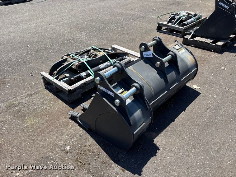 image for item ET0658 CNH Industrial CNH33.37 excavator attachments