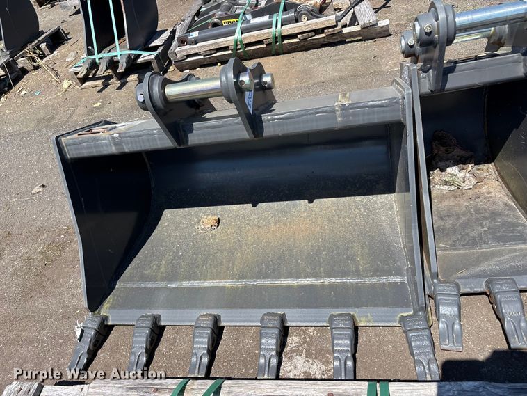 image for item ET0658 CNH Industrial CNH33.37 excavator attachments