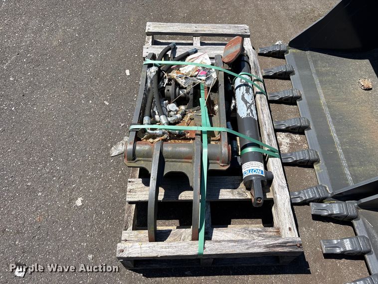 image for item ET0658 CNH Industrial CNH33.37 excavator attachments