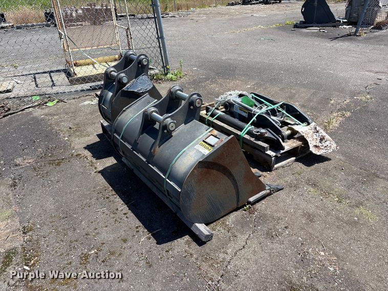 image for item ET0659 CNH Industrial CNH33.37 excavator attachments