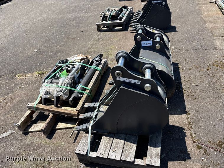 image for item ET0659 CNH Industrial CNH33.37 excavator attachments