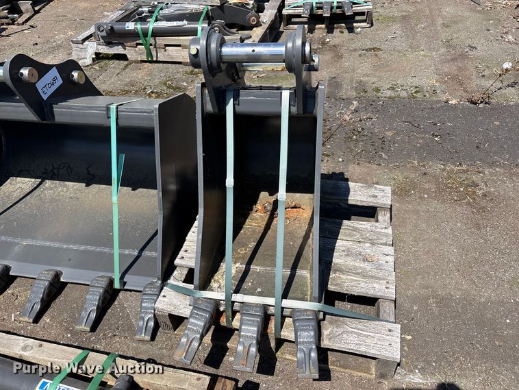 image for item ET0659 CNH Industrial CNH33.37 excavator attachments