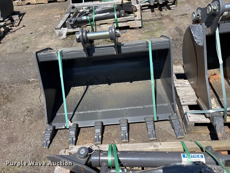 image for item ET0659 CNH Industrial CNH33.37 excavator attachments