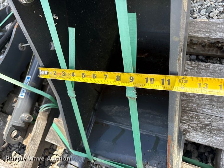 image for item ET0660 CNH Industrial CNH33.37 excavator attachments