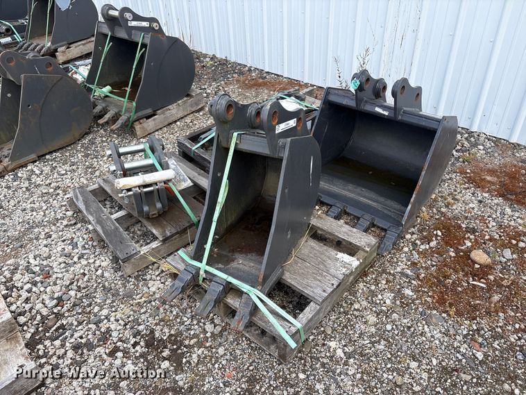 CNH Industrial CNH33.37 excavator attachments