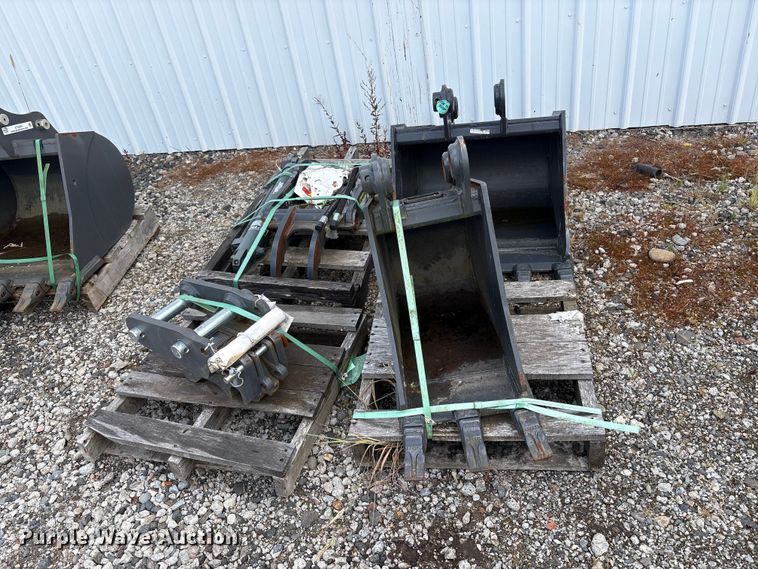 image for item ET0661 CNH Industrial CNH33.37 excavator attachments