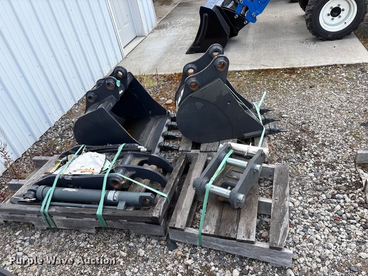 image for item ET0661 CNH Industrial CNH33.37 excavator attachments